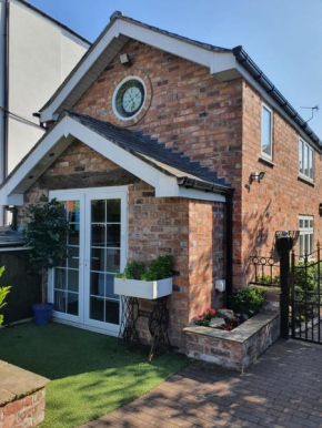 The Coach House Holiday Cottage, Southport
